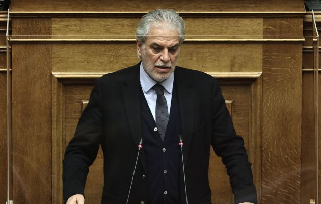 «Μπάχαλο» η «επιτελική» κυβέρνηση: «Κάρφωσε» Θεοδωρικάκο και «άδειασε» Οικονόμου ο Στυλιανίδης