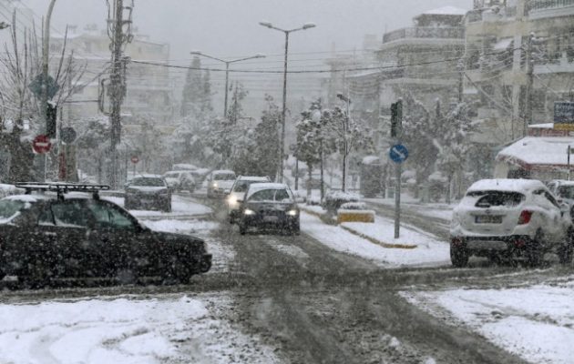 Κλείσιμο καταστημάτων στις 19.00 προτείνει η ΓΓ Εμπορίου λόγω χιονιά