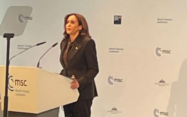 Κάμαλα Χάρις: Θα επιβάλουμε κυρώσεις άνευ προηγουμένου στη Ρωσία