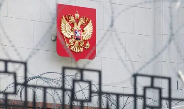 Εκκενώνεται η Ρωσική Πρεσβεία στην Ουκρανία