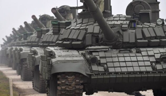 Οι ρωσικές δυνάμεις ανασυντάσσονται γύρω από το Κίεβο για να εξαπολύσουν επίθεση