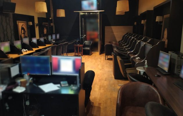 Λουκέτο σε κατάστημα με παράνομα διαδικτυακά τυχερά παίγνια και «φρουτάκια» στην Αθήνα