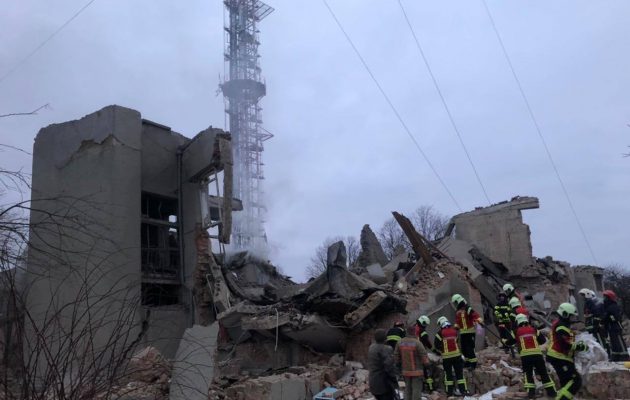 Ουκρανία: Αεροπορική επιδρομή σε ραδιοτηλεοπτικό πύργο στην Ρίβνε – Τουλάχιστον 9 νεκροί