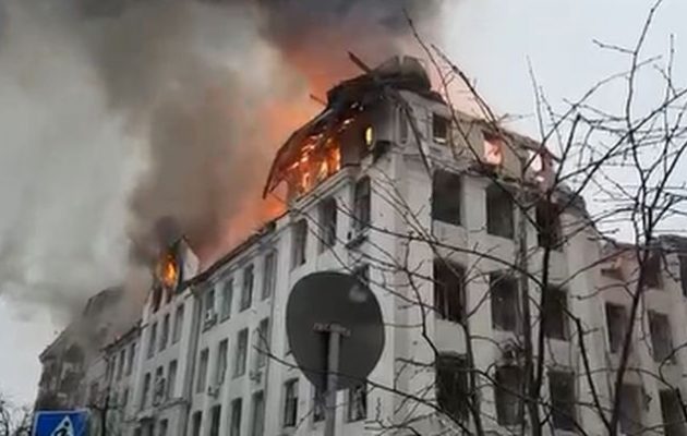 Πύραυλοι έπληξαν το Πανεπιστήμιο και την Αστυνομία του Χάρκοβο