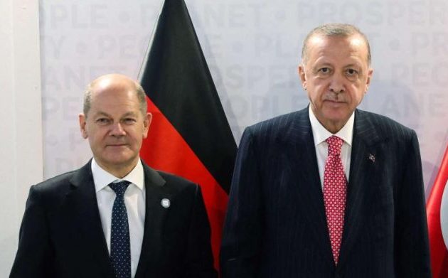 Ο Ερντογάν τηλεφώνησε στον Σολτς για να κλάψει και να ζητήσει «ουδετερότητα» της Γερμανίας στα ελληνοτουρκικά