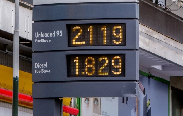 ΣΥΡΙΖΑ: Ο Μητσοτάκης να μην αρκείται στις προτάσεις, αλλά να μειώσει του φόρους στα καύσιμα