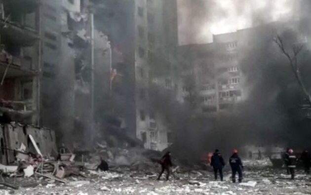 Πούτιν: Ανθρωπιστική βοήθεια στη Μαριούπολη μόνο όταν παραδοθεί