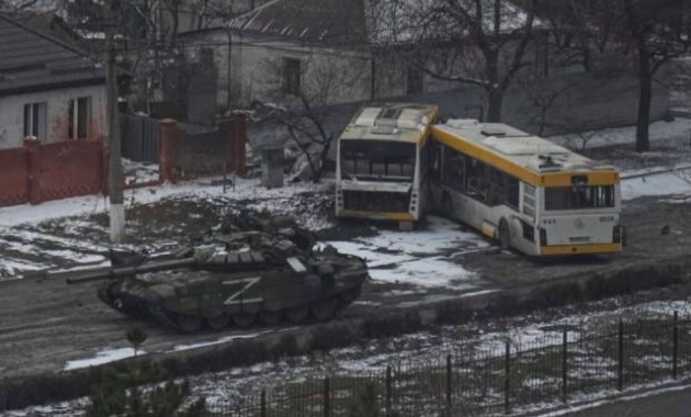 Μάχες στο κέντρο της Μαριούπολης – «Δεν μπορούμε να την πάρουμε πίσω»