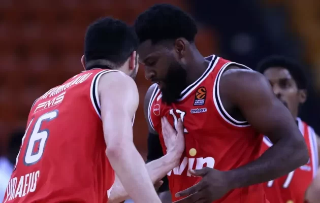 Euroleague: Ο Ολυμπιακός πέρασε νικηφόρα από το Κάουνας 84-73 τη Ζαλγκίρις