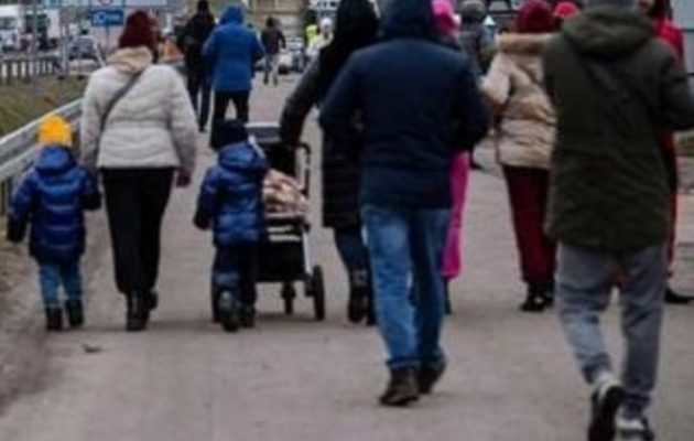 ΥΠΕΣ Γαλλίας: «Έλλειψη ανθρωπιάς» από τη Βρετανία απέναντι στους Ουκρανούς πρόσφυγες