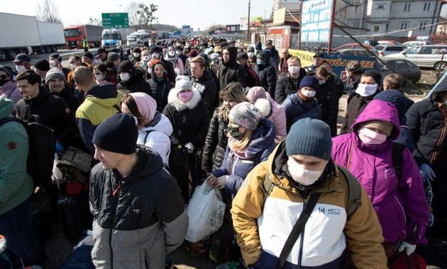 Ουκρανία: Αύξηση του αριθμού των προσφύγων – Γιόχανσον: «Βλέπουμε μόνο την αρχή»