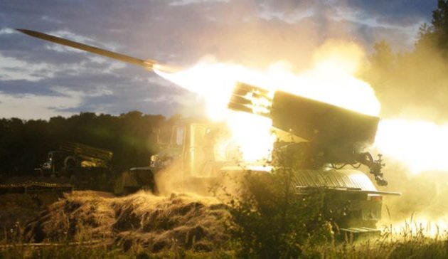 Ουκρανία: Οι Ρώσοι βομβαρδίζουν σε Ντονέτσκ και Λουγκάνσκ