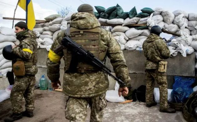 Το Κίεβο οχυρώνεται και περιμένει – Μαίνονται οι μάχες και οι βομβαρδισμοί στα προάστια