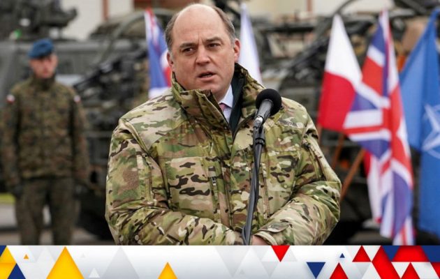 Γκάφα ολκής από τον Βρετανό υπ. Άμυνας – Αποκάλυψε σε Ρώσους φαρσέρ στρατιωτικά μυστικά