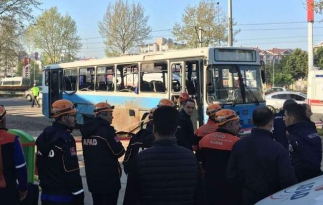 Βομβιστική επίθεση σε λεωφορείο γεμάτο Τούρκους δεσμοφύλακες στην Προύσα
