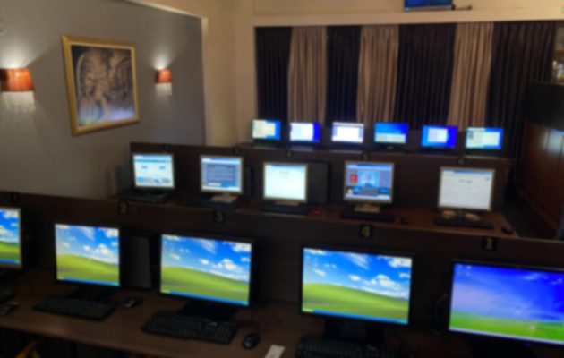 Χειροπέδες σε τρία άτομα στη Θεσσαλονίκη για παράνομο διαδικτυακό τζόγο