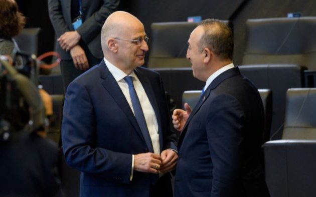 Πρόσωπο με πρόσωπο ήρθαν Δένδιας με Τσαβούσογλου στις Βρυξέλλες