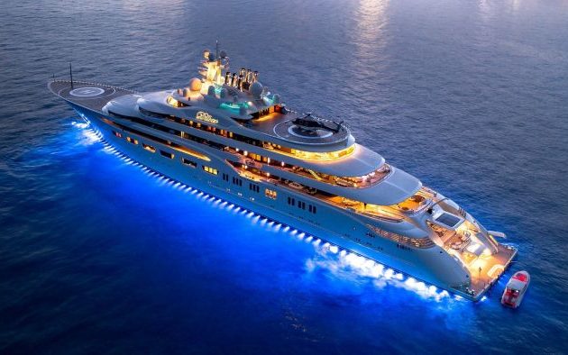 Οι γερμανικές Αρχές κατέσχεσαν το μεγαλύτερο σούπερ γιωτ στον κόσμο