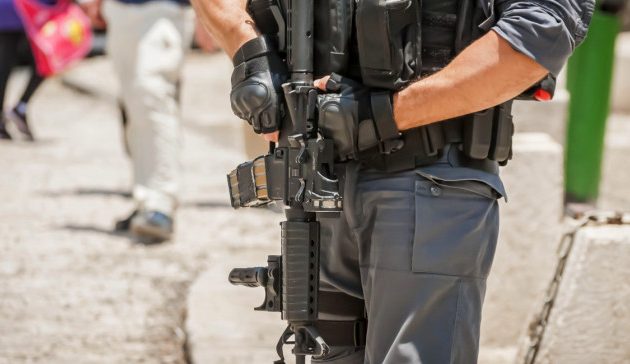 Ισραηλινοί αστυνομικοί σκότωσαν Παλαιστίνια που επιτέθηκε με μαχαίρι