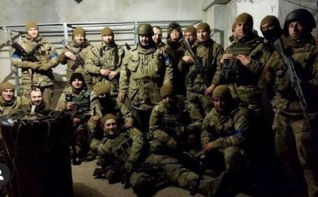 Ρωσικό τελεσίγραφο στο τελευταίο οχυρό Ουκρανών στη Μαριούπολη να παραδοθούν