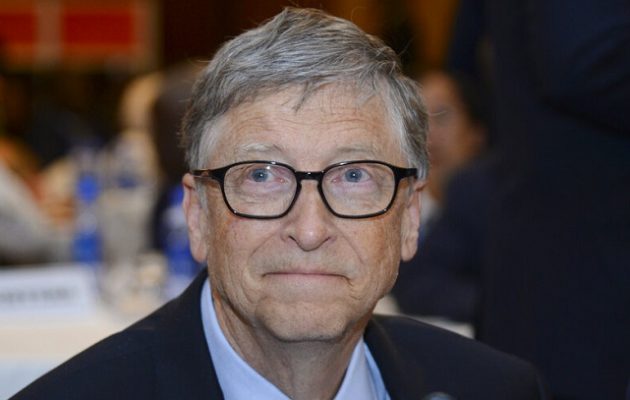 Μάντης κακών ο Μπιλ Γκέιτς: Κίνδυνος για νέα πιο θανατηφόρα παραλλαγή του κορωνοϊού