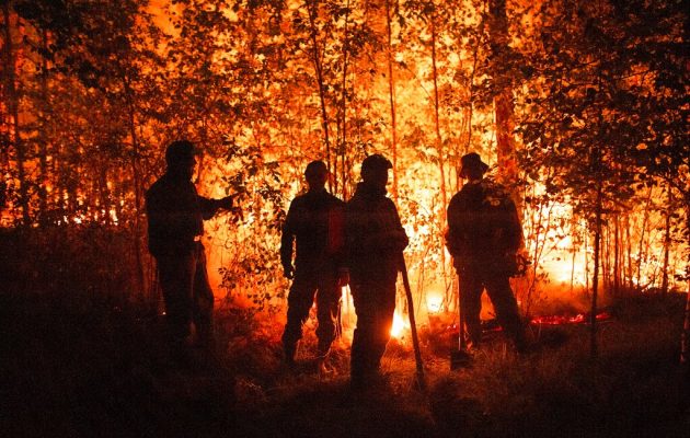 Φονικές πυρκαγιές στη Σιβηρία: Καίγονται 200 κτήρια – Τουλάχιστον 5 νεκροί