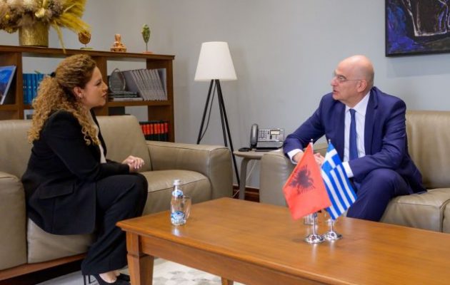 Ο Δένδιας διαμήνυσε στην Αλβανίδα ΥΠΕΞ: Αν αναφερθείς ξανά σε «τσάμικο» θα έχετε συνέπειες