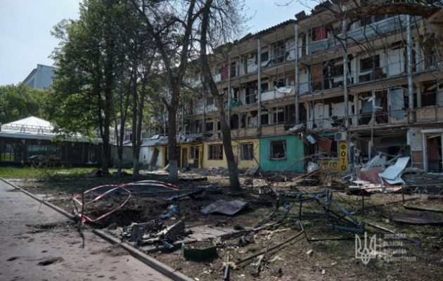 Oυκρανία: Χωρίς τέλος οι βομβαρδισμοί των Ρώσων – Aντεπίθεση Ουκρανών στο Χάρκοβο