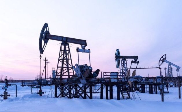 Από το πρωί της Δευτέρας απαγορεύεται η εισαγωγή ρωσικού πετρελαίου στην ΕΕ