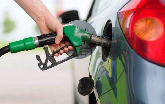 «Καίει» η τιμή της βενζίνης: Ξεπέρασε τα 2,30 ευρώ