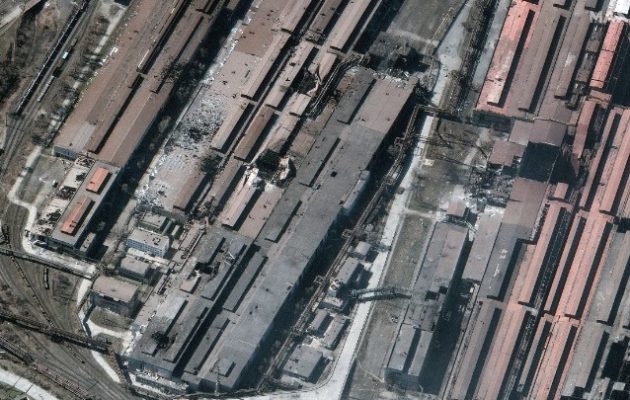 Ζελένσκι: Aπομακρύνθηκαν 100 άμαχοι από το Azovstal στη Μαριούπολη