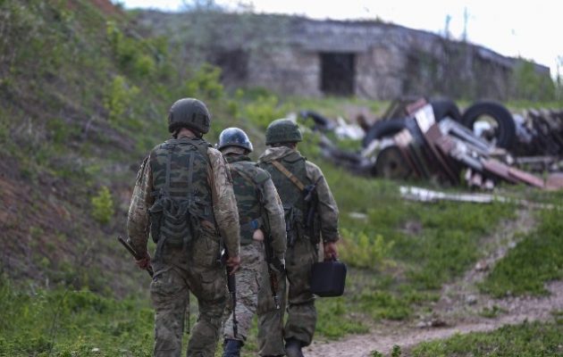 Ουκρανία: Οι ρωσικές δυνάμεις κατέλαβαν τρεις πόλεις στην περιφέρεια του Ντονέτσκ