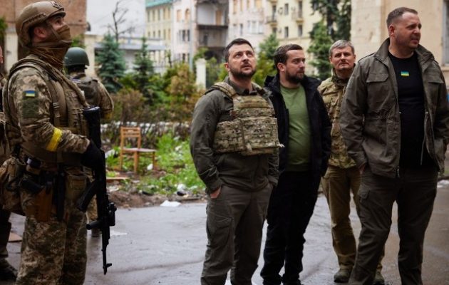 Ουκρανία: Εκρήξεις στο Χάρκοβο μετά από την επίσκεψη Ζελένσκι σε στρατιώτες