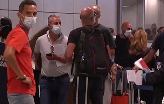 Αεροπορική εταιρεία εγκατέλειψε περισσότερους από 80 Έλληνες στη Ρώμη