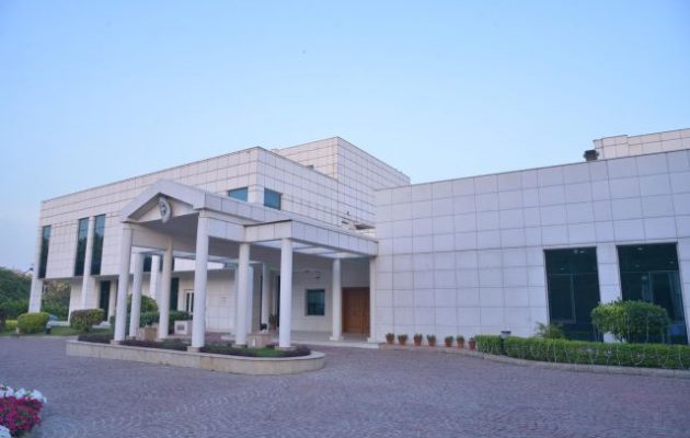 Κατακόρυφη αύξηση τουριστών από Ινδία – Χαμός στην Ελληνική Πρεσβεία στο Νέο Δελχί