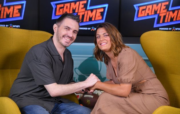 ΟΠΑΠ Game Time: O Μιχάλης Χατζηγιάννης αφιερώνει τραγούδι στην Εθνική Ομάδα