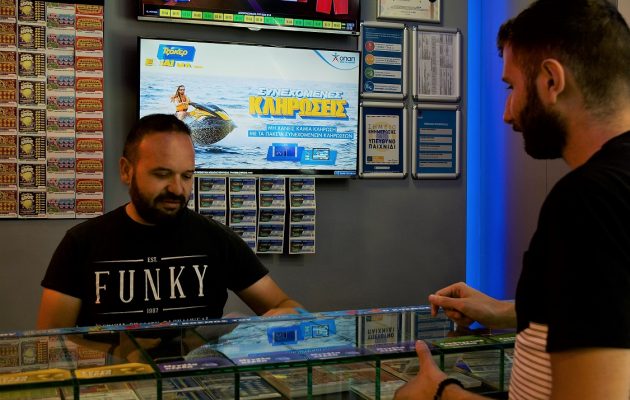 ΤΖΟΚΕΡ: Ένα δελτίο για πολλές κληρώσεις – Ιδιοκτήτης καταστήματος ΟΠΑΠ εξηγεί πώς θα συμμετέχετε σε συνεχόμενες κληρώσεις