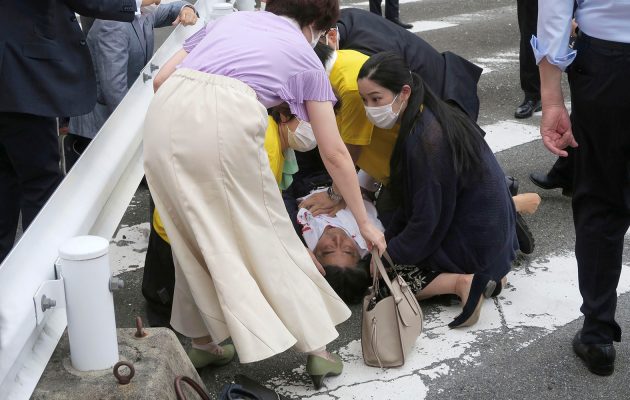 Ιαπωνία: Σε κρίσιμη κατάσταση ο Σίνζο Άμπε μετά από απόπειρα δολοφονίας του