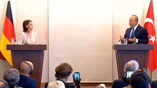 Επίδειξη ισχύος από την Μπέρμποκ στην Τουρκία: Σύνορα της Ευρώπης το Αιγαίο, κανείς δεν μπορεί να αμφισβητήσει την κυριαρχία των νησιών