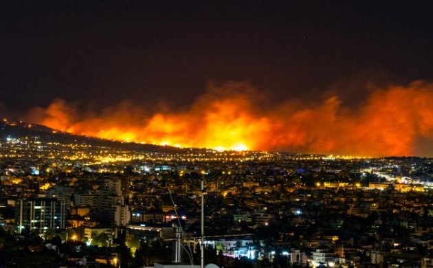 Πύρινος εφιάλτης στην Πεντέλη – Το Ντράφι έχει καεί – Άνεμοι 9 μποφόρ και χάος