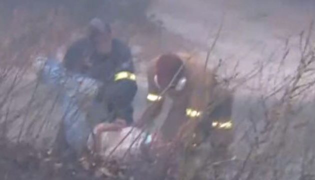 Φωτιά Πεντέλη: Λιποθύμησε στον «αέρα» γυναίκα που έβλεπε το σπίτι της να καίγεται