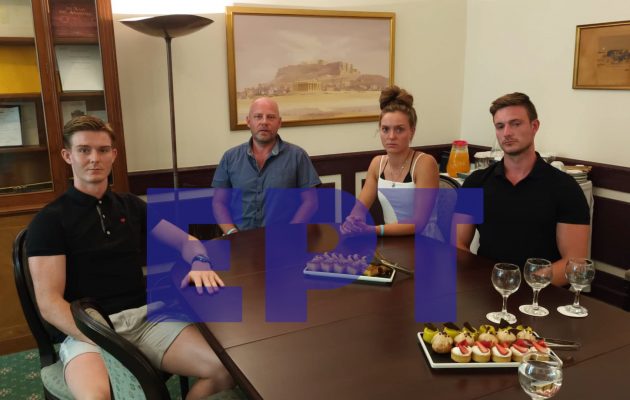 Αυτή είναι η οικογένεια Γερμανών τουριστών που της επιτέθηκαν οι Κρητικοί νταήδες