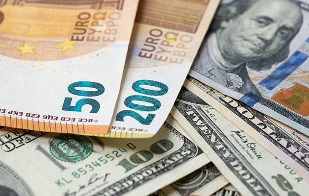 «Κατρακυλάει» το ευρώ – Νέο χαμηλό 20ετίας – Έπεσε κάτω από 1 δολάριο η ισοτιμία του