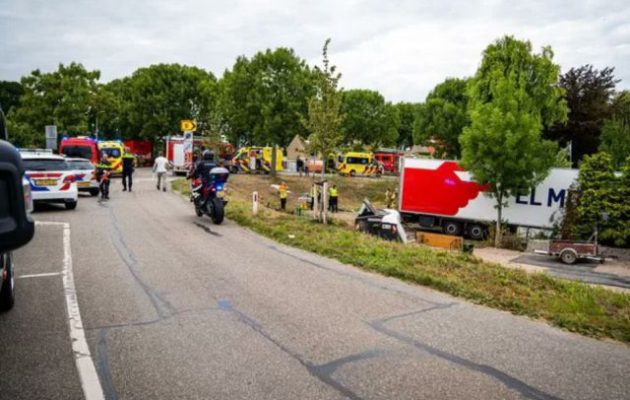 Ολλανδία: Φορτηγό έπεσε πάνω σε ανθρώπους – Πολλοί σκοτώθηκαν