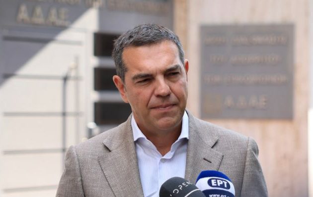 Τσίπρας: «Να κάνει άμεσα έρευνα η ΑΔΑΕ για το αν και πόσοι ακόμα βουλευτές και ευρωβουλευτές παρακολουθούνται»