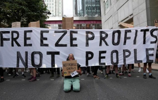 Η Γερμανία αντιμέτωπη με λαϊκές εξεγέρσεις; – Το «σύστημα» επιμένει ότι έχει τον έλεγχο