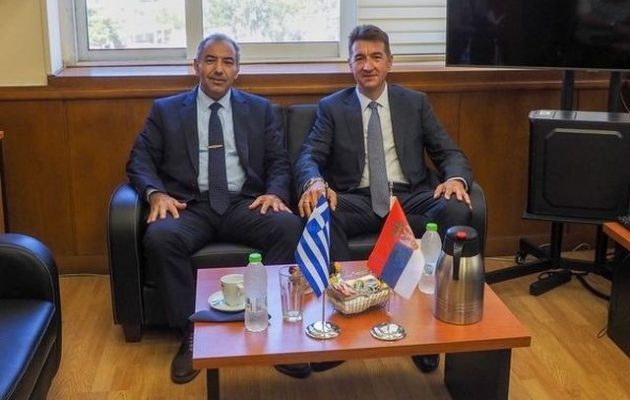Ο Μπαλωμένος συζήτησε με τον Σέρβο πρεσβευτή την εμβάθυνση των αμυντικών σχέσεων Ελλάδας-Σερβίας