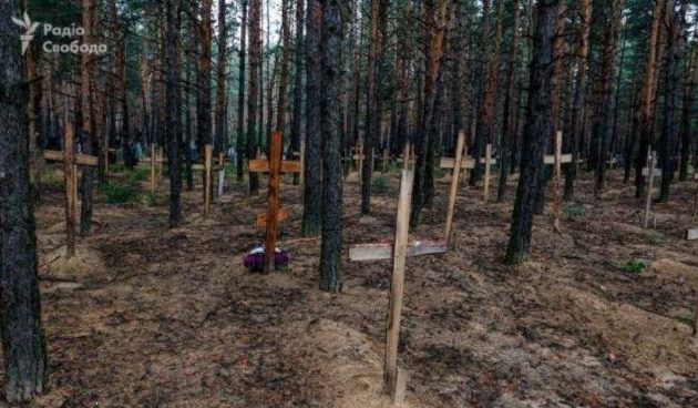 Ουκρανία: Ομαδικός τάφος με 440 θύματα των Ρώσων εισβολέων