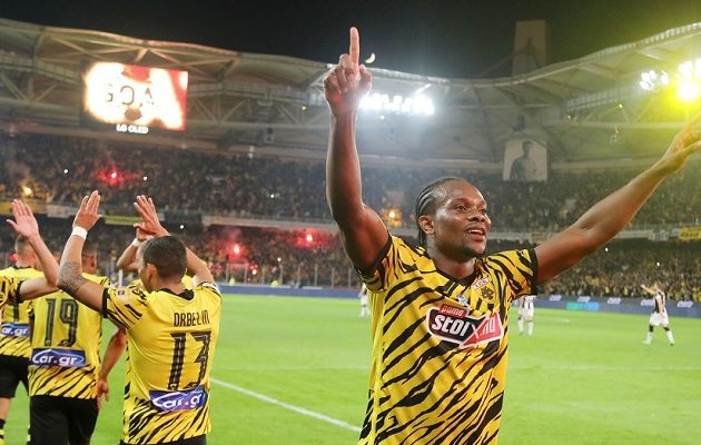 Η ΑΕΚ πήρε το ντέρμπι με τον ΠΑΟΚ 2-0