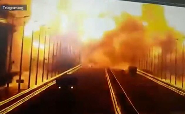 Μιχαΐλο Ποντολιάκ για Γέφυρα Κριμαίας: «Οτιδήποτε παράνομο πρέπει να καταστραφεί»